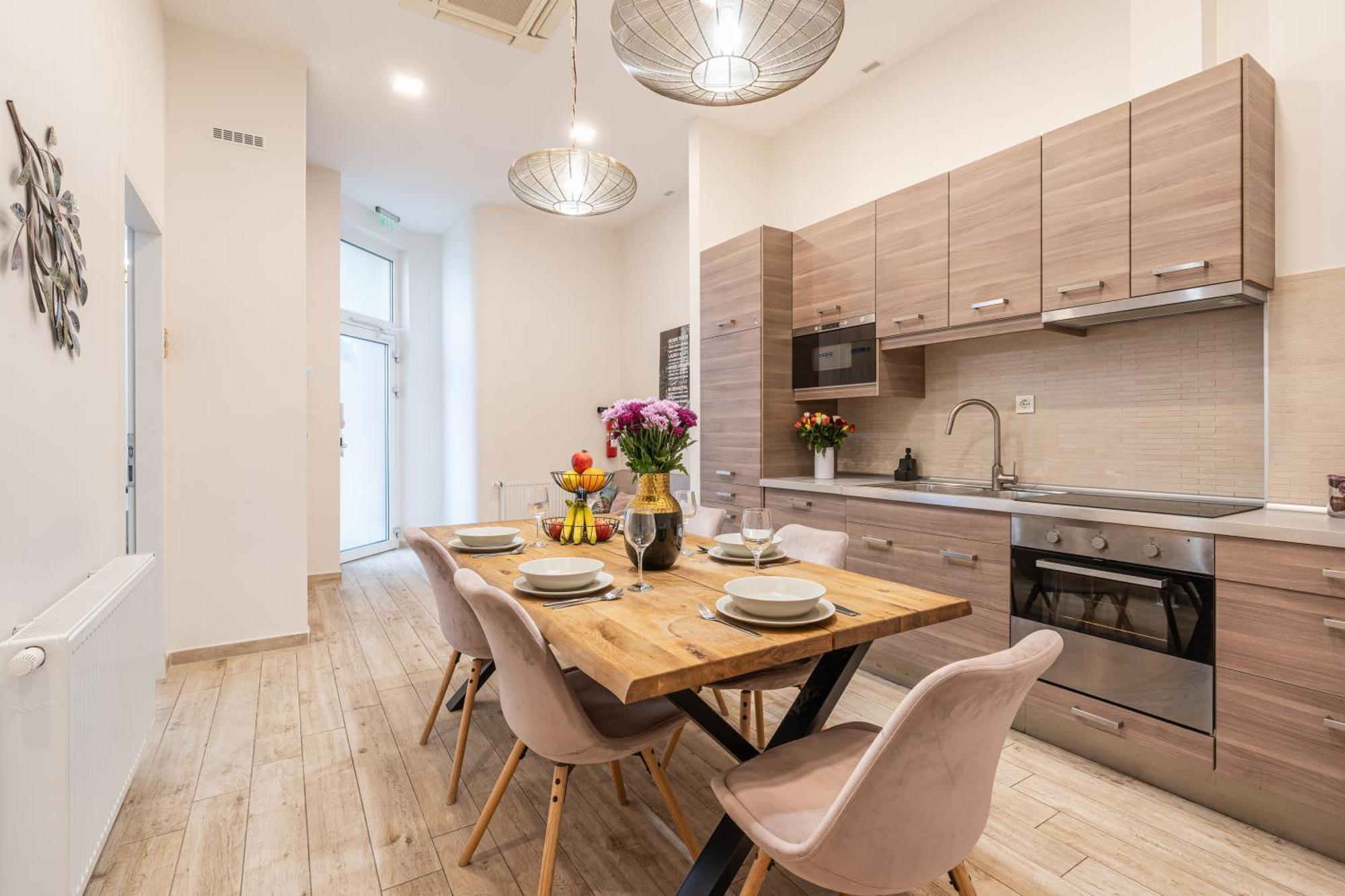 Basilika Monnalisa Luxury 3 Bedrooms Apartment With Amazing View Need Reservation X Free Parking Budapest Exterior photo