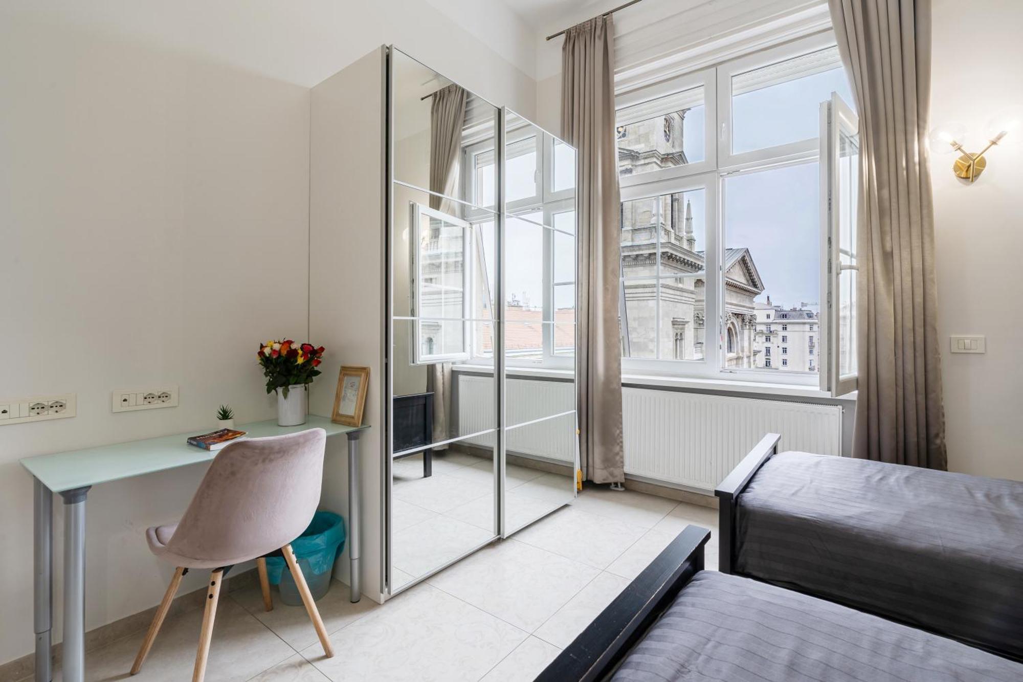 Basilika Monnalisa Luxury 3 Bedrooms Apartment With Amazing View Need Reservation X Free Parking Budapest Exterior photo